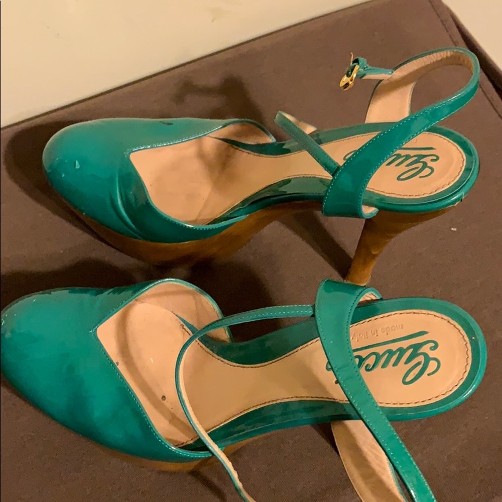 Gucci high heel shoes